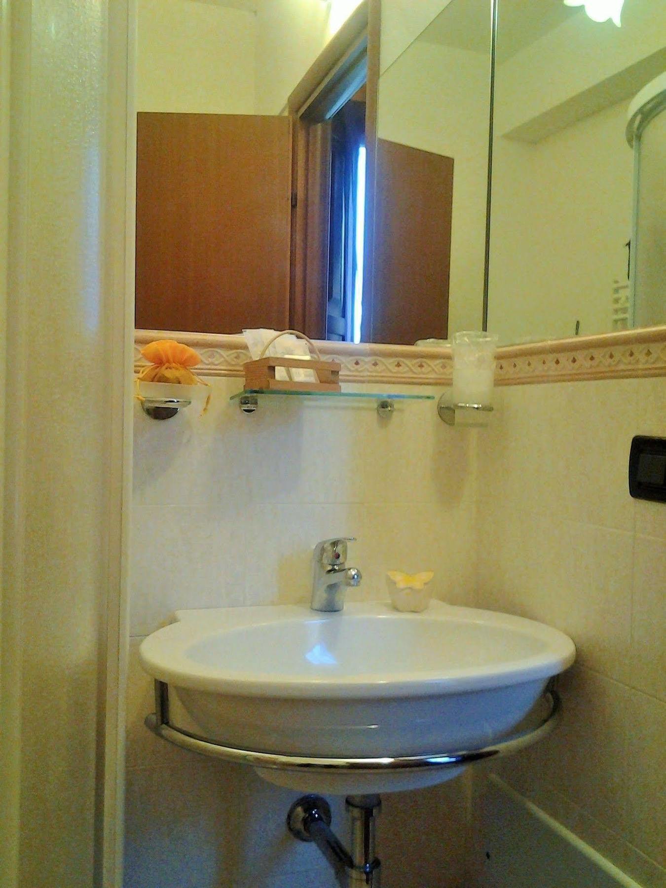 Bed and breakfast Panarea 3*